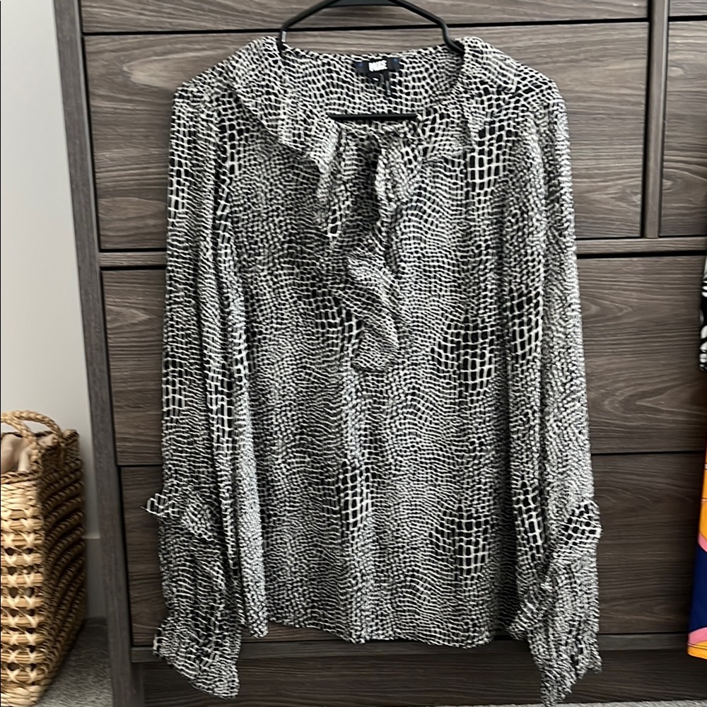 Women's Black and White Blouse